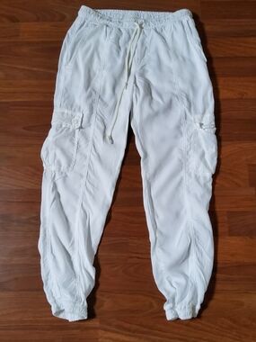 NWOT C&S by Cloth & Stone White Tencel Cargo Joggers Size S